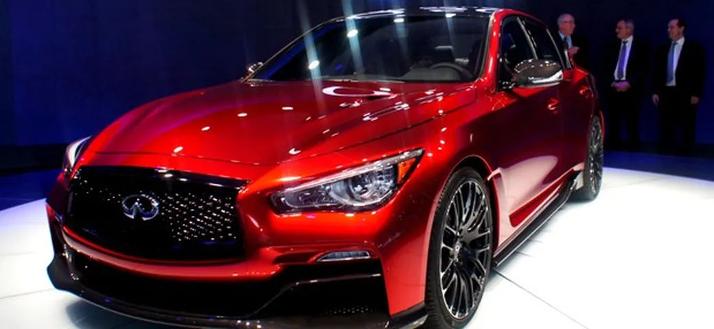 Infiniti Q50 Eau Rouge al Salone di Detroit 2014 Live