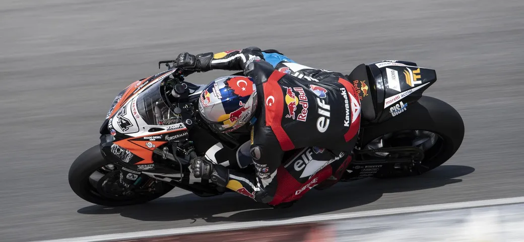 SBK Magny-Cours: Razgatlioglu vince Gara 1