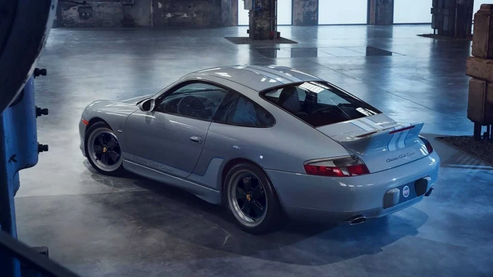 Porsche: restomod di classe per una 911 del 1998