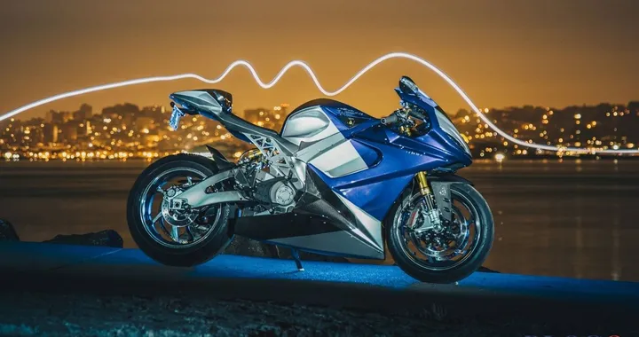 Lightning punta ai 400 km/h con le sue nuove sportive