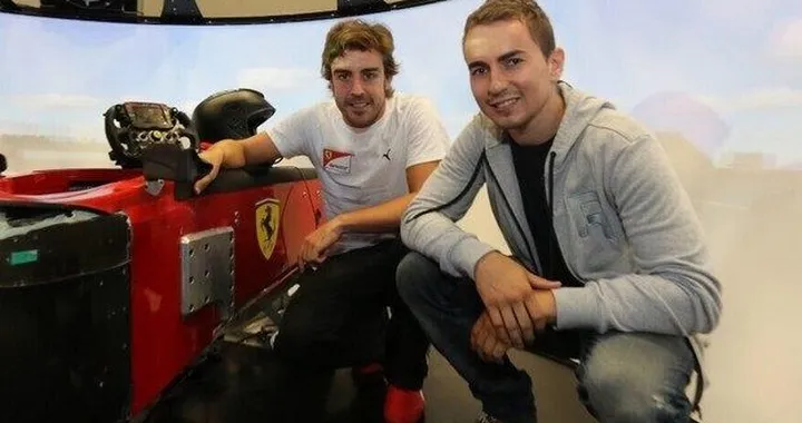 Jorge Lorenzo visita Maranello: "La Ferrari è unica. Rossi? Tra i migliori di sempre..." [Video]
