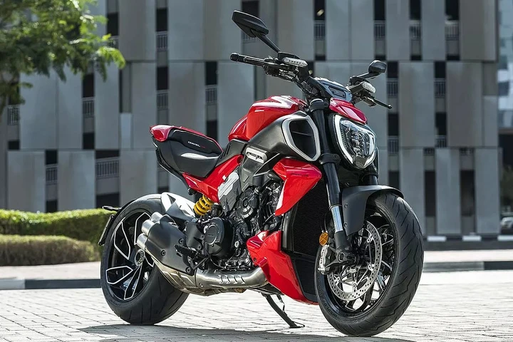 Ducati Diavel V4: arrivano i primi due premi del 2024 per questa moto