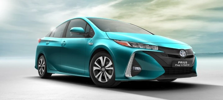 Toyota spiega perché è meglio il full-hybrid del 100% elettrico