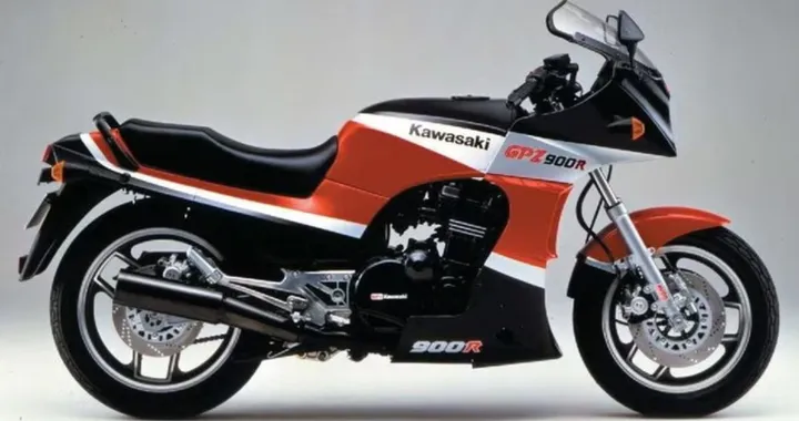 Compri casa e ti regalano una Kawasaki GPZ900R: succede in Giappone