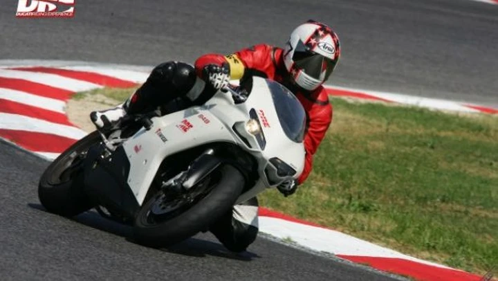 Scatto in Corsa: Ducati Riding Experience