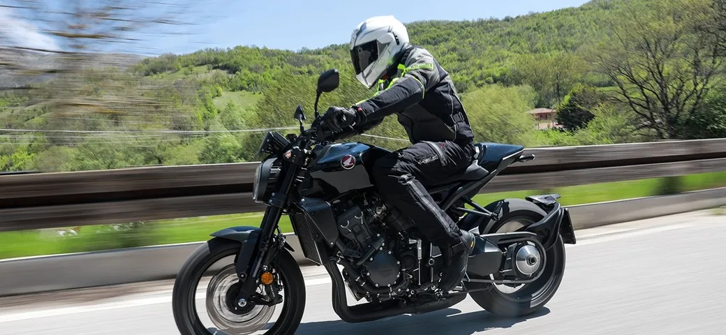 Honda CB1000R 2021 Black Edition, la prova su strada (VIDEO)