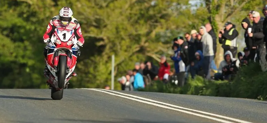 Tourist Trophy 2016: si aprono le danze sullo Snaefell
