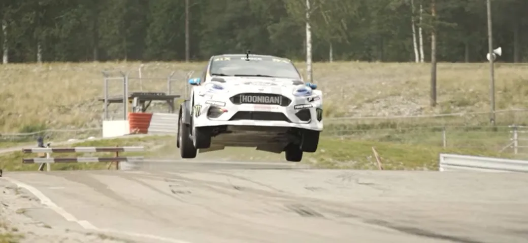 Ken Block fa lo show con l'auto elettrica Ford Fiesta ERX [Video]