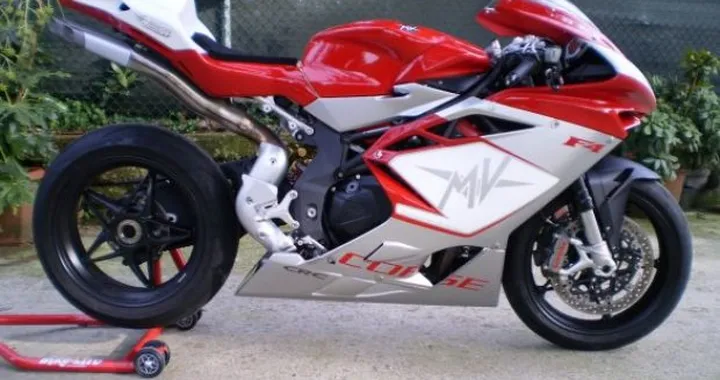 Foto del giorno: MV Agusta F4 1000 by Doctors Brush Design