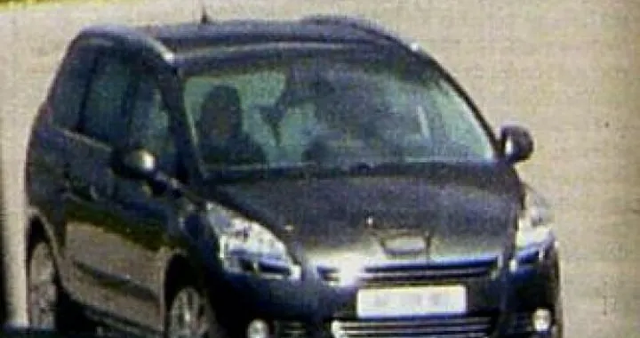 Peugeot 3009: foto spia della nuova monovolume francese
