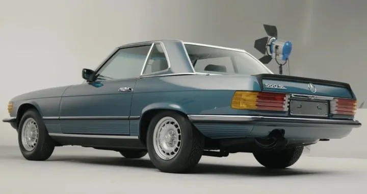Compra una Mercedes nel 1982 e la chiude in garage: 44 anni dopo ha percorso 68 km