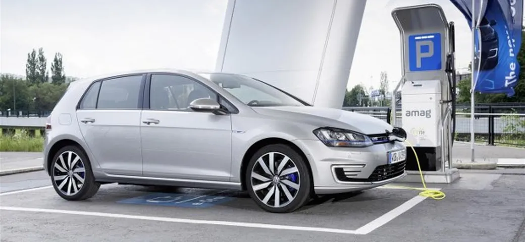 Volkswagen Golf GTE: in Italia al prezzo di 37.000 euro