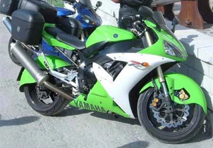Yamaha R1 da turismo?