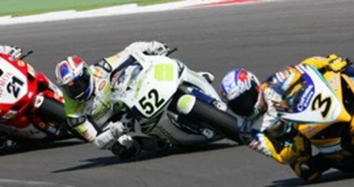 Toseland, Fabrizio, Nanelli e Chili in piazza a Monza