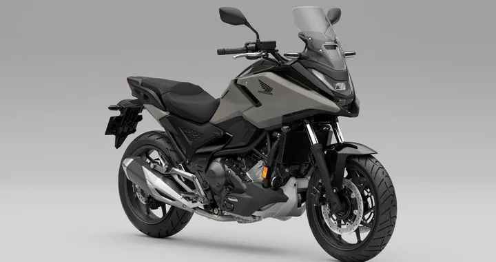 Honda NC750X 2026: crossover versatile con DCT e materiali Durabio