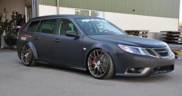 Saab 9-3 Sport Combi: dalla Svezia un esemplare con motore Viper V10
