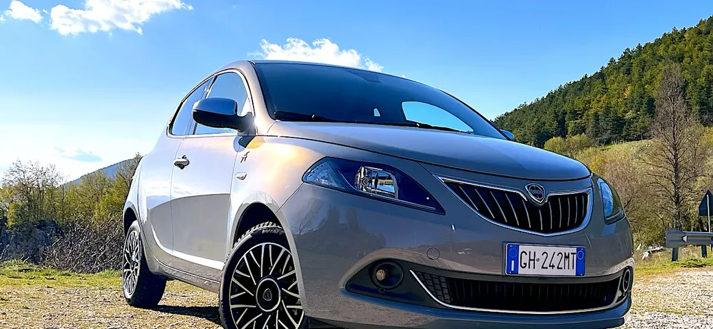 Lancia Ypsilon Alberta Ferretti: la prova su strada