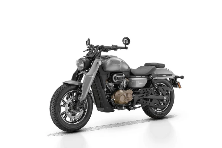 QJMotor SRV 400 VS: Cruiser Bobber accessibile per patente A2