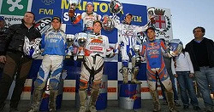 Starcross: vince Nagl a sorpresa, Cairoli sul podio
