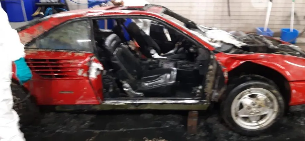 Ferrari: una Mondial viene ripescata in un canale di Amsterdam