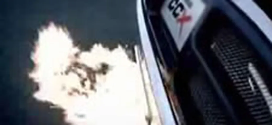 Top Gear prova la Koenigsegg CCX - fiammate e fuoripista!