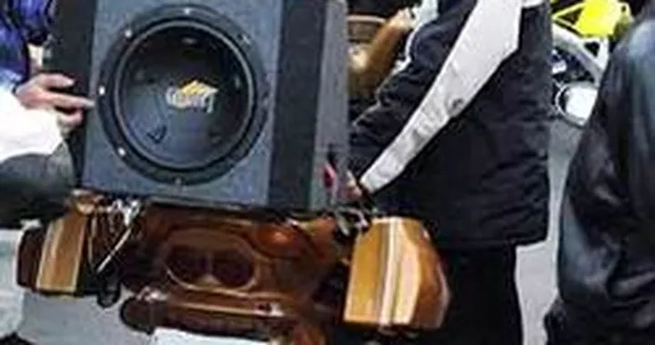 Foto del giorno: impianto audio per moto?