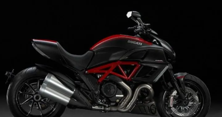 Ducati Diavel: prime foto ufficiali, live, e dati. 162CV e 127Nm