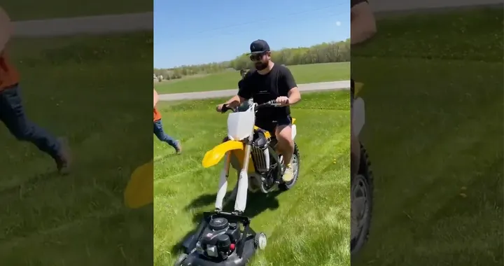 Tagliare l'erba alla maniera di un motociclista (Video)