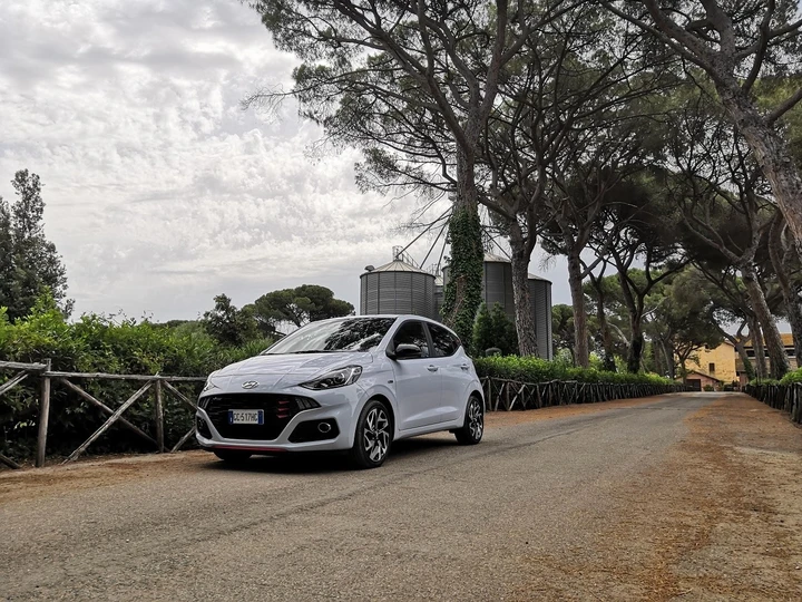 Hyundai i10 1.0 T-GDI N Line: la prova su strada