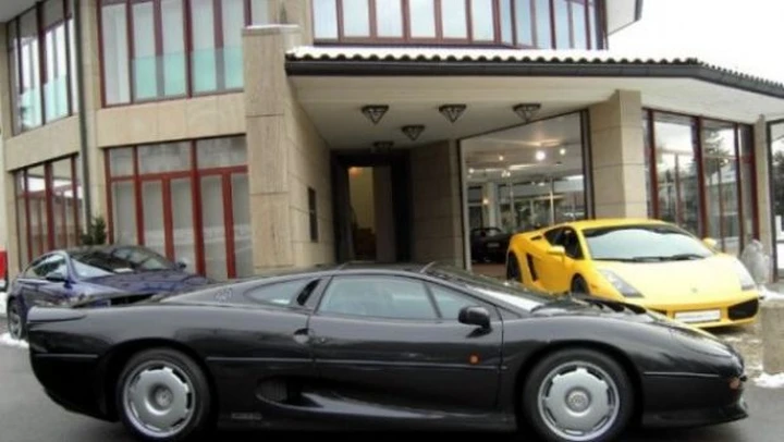 Jaguar: in vendita la XJ220 di Flavio Briatore!