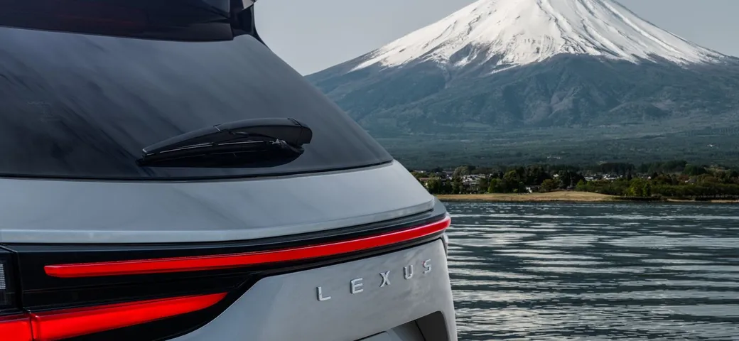 Nuova Lexus NX: il teaser della seconda generazione