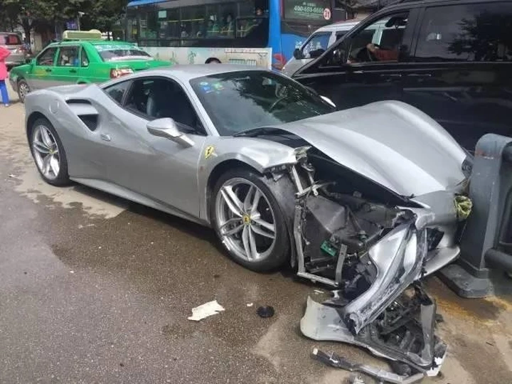 Cina: una Ferrari 488 GTB tampona una Ferrari 488 GTB