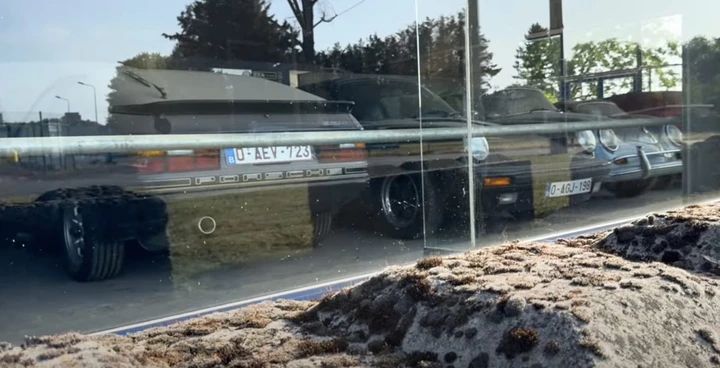 La concessionaria Porsche abbandonata, qui il tempo si è fermato: 356 e 928 in vetrina