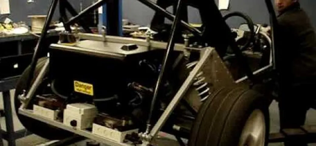 Video: lo sviluppo della Westfield iRACER