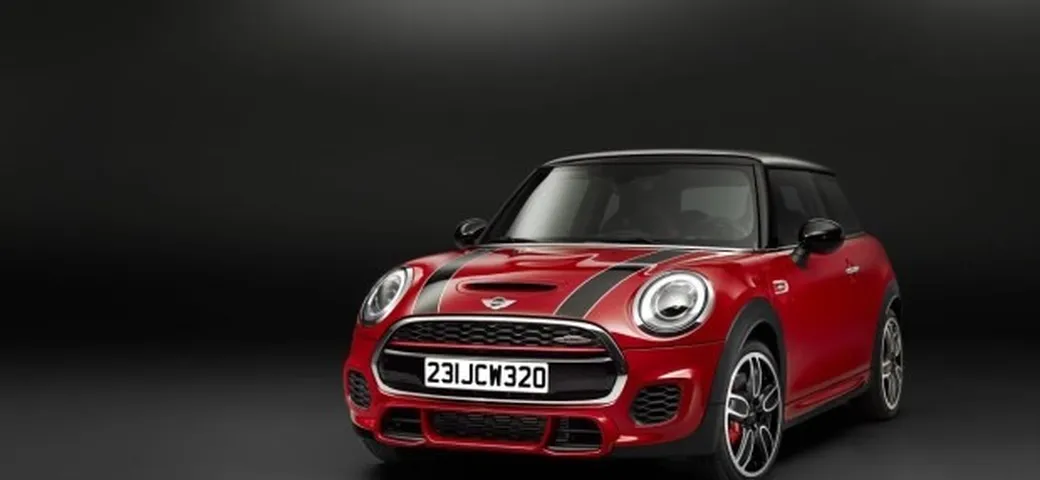 Sulla nuova Mini John Cooper Works il 2.0 sale a 231 CV