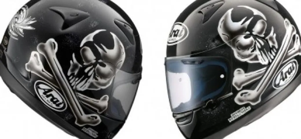 Arai Chaser Jolly Roger, il casco dei pirati