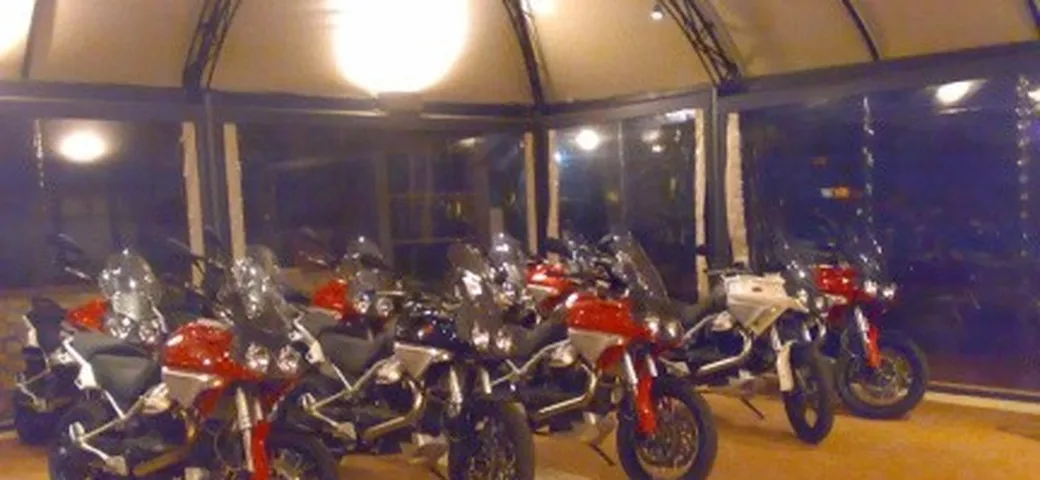 Test Moto Guzzi Stelvio 1200, la risposta italiana