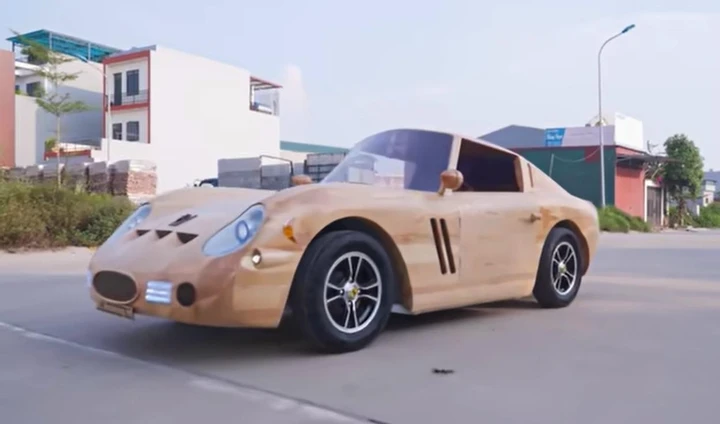 Ferrari 250 GTO: replica di legno in scala [Video]