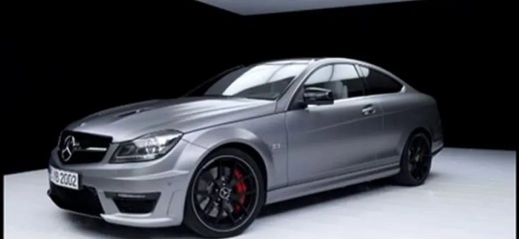 Mercedes C 63 AMG Edition 507 in video