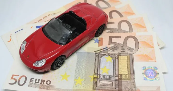 Rc Auto semestrale: come funziona, quando conviene