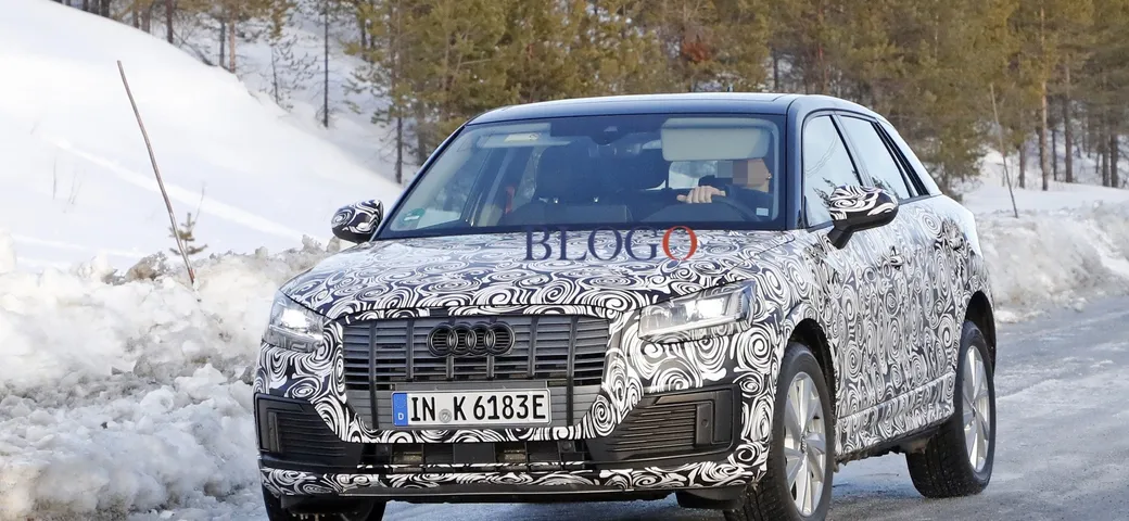 Audi Q2 e-tron: foto spia su strada del SUV elettrico