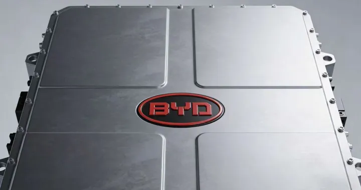 BYD punta su un pacco batterie al sodio da 10.000 cicli