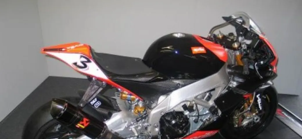 Aprilia RSV4 Factory Test: la gallery del backstage