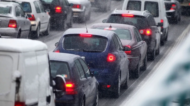 Traffico: in auto si perdono 10 giorni di lavoro all'anno