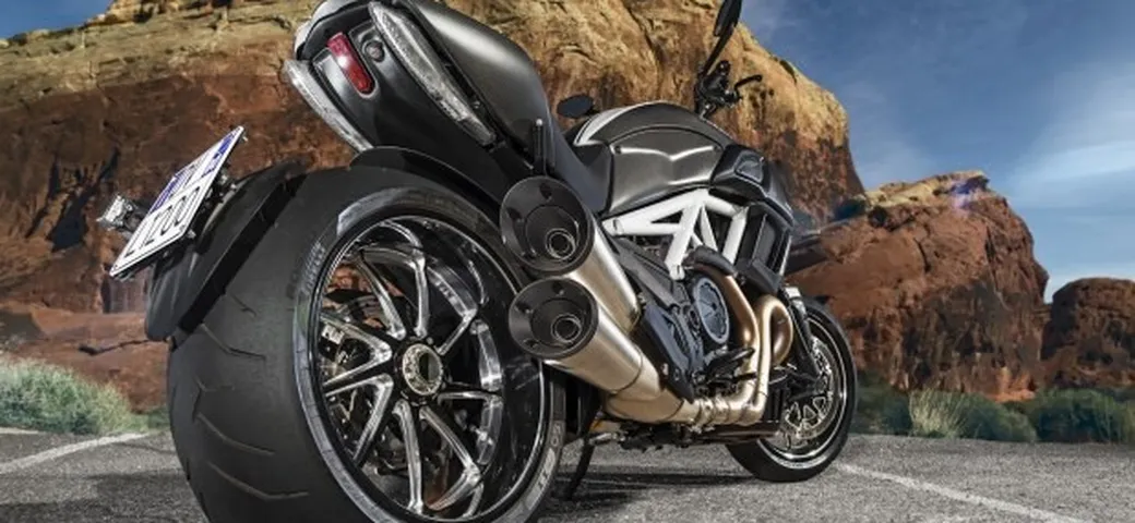Ducati Diavel 2015: novità e Mega Gallery