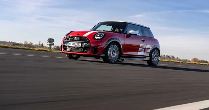 MINI Cooper S rispolvera lo spirito battagliero del Monte Carlo '65