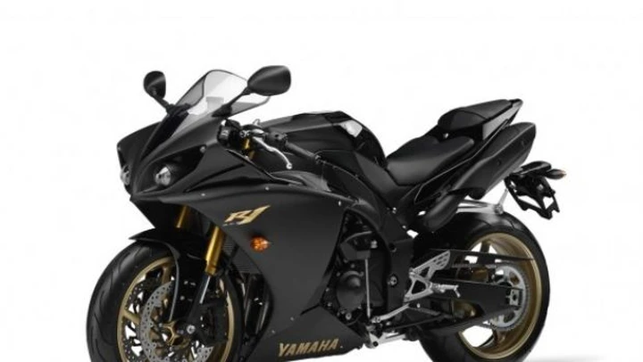 Anche Yamaha studia un cambio elettronico a doppia frizione per la prossima R1?