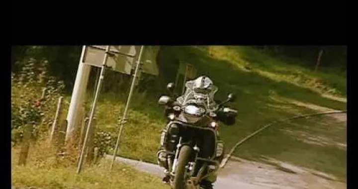 BMW R 1200 GS Adventure: Adrenalina pura by AdventureSchool