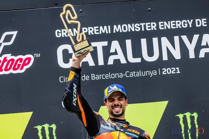 Oliveira trionfa al Montmelò: 