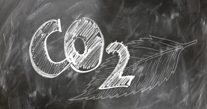 Francia: mazzata fino a 10.500 euro di bollo per le auto che emettono più CO2